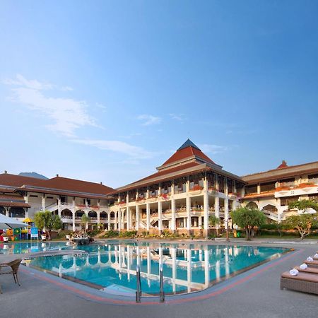 Royal Hotel And Villa Batu Batu  Exterior photo