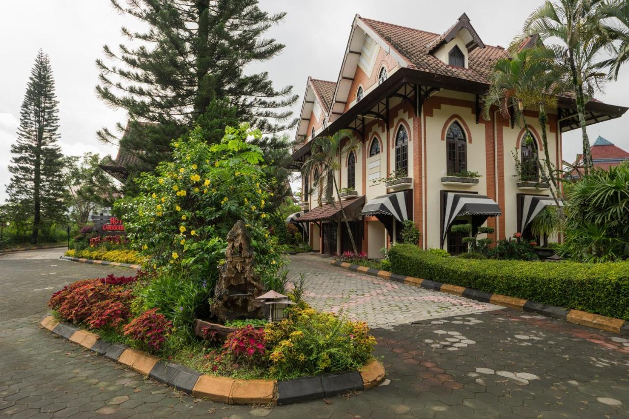 Royal Hotel And Villa Batu Batu  Exterior photo