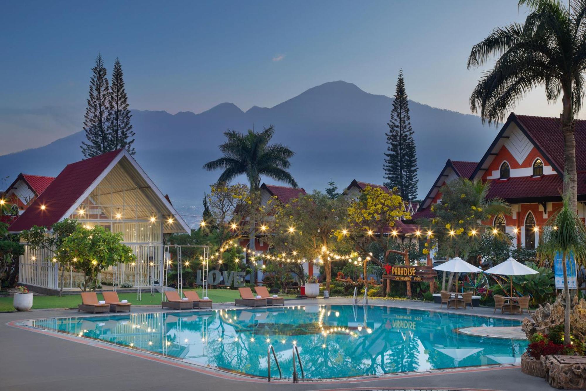 Royal Hotel And Villa Batu Batu  Exterior photo