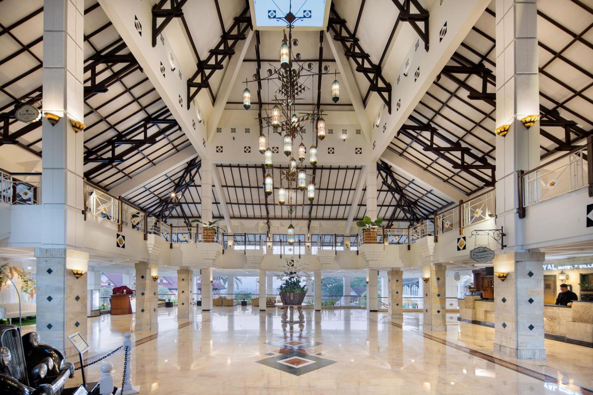 Royal Hotel And Villa Batu Batu  Exterior photo