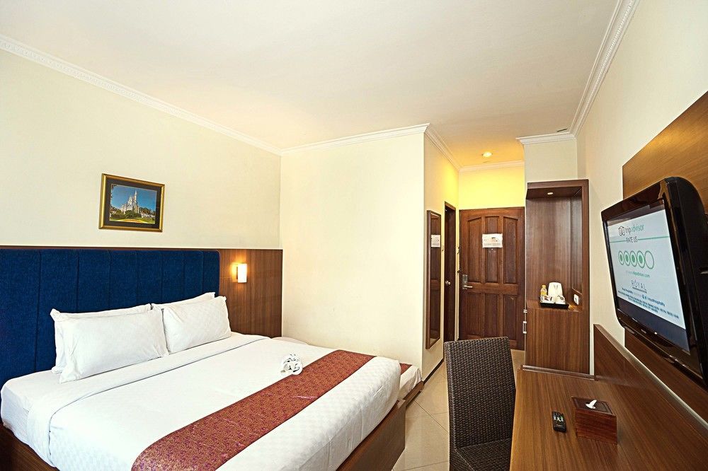 Royal Hotel And Villa Batu Batu  Exterior photo