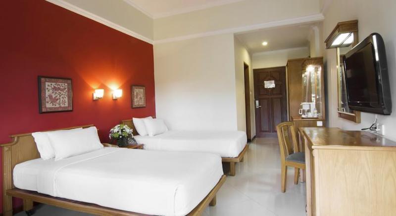 Royal Hotel And Villa Batu Batu  Exterior photo